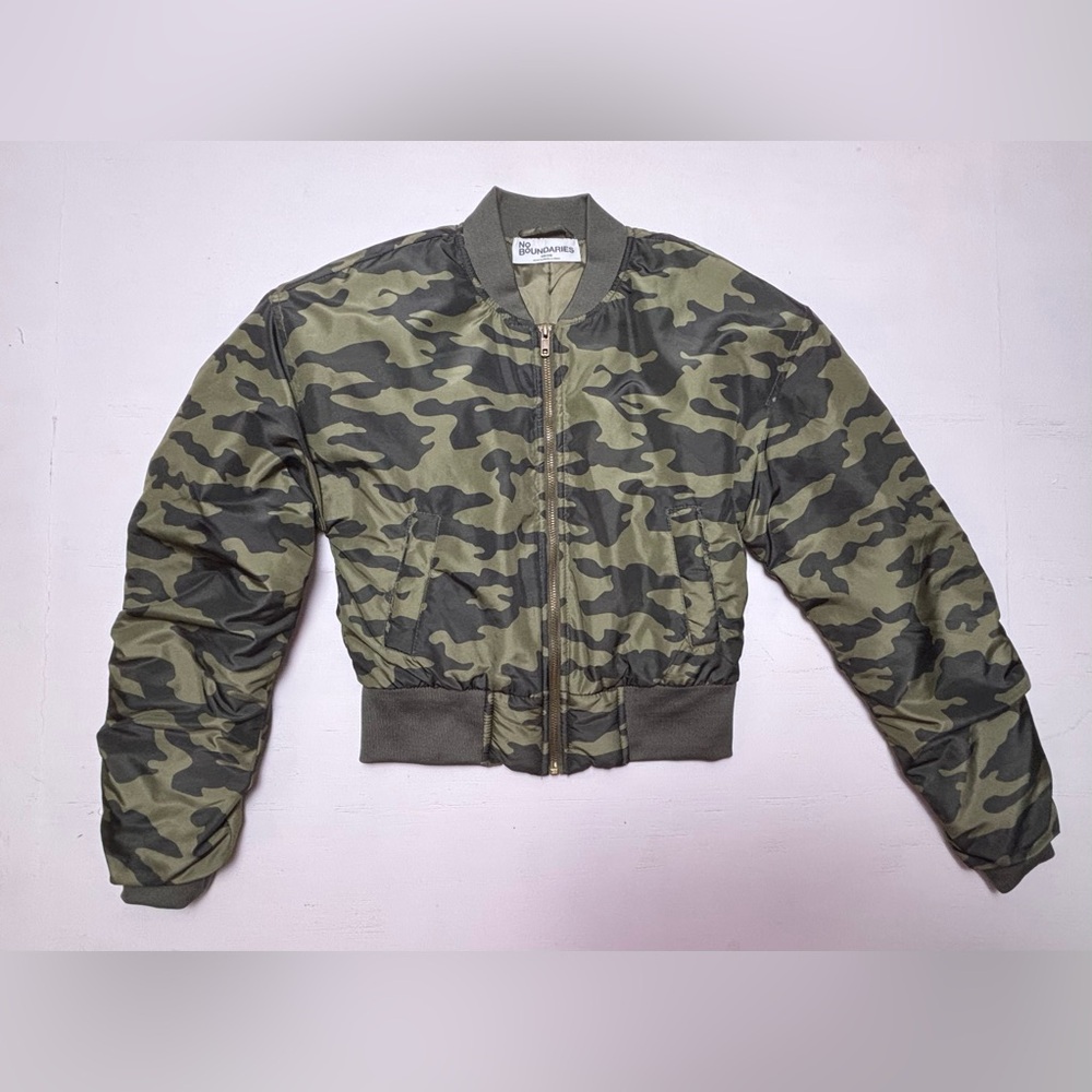 NWOT Junior’s XS Green Camouflage Puffer Jacket, Camo Puffer Coat
